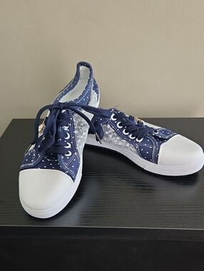 NWOT Women's Navy & White Fancy Sneakers